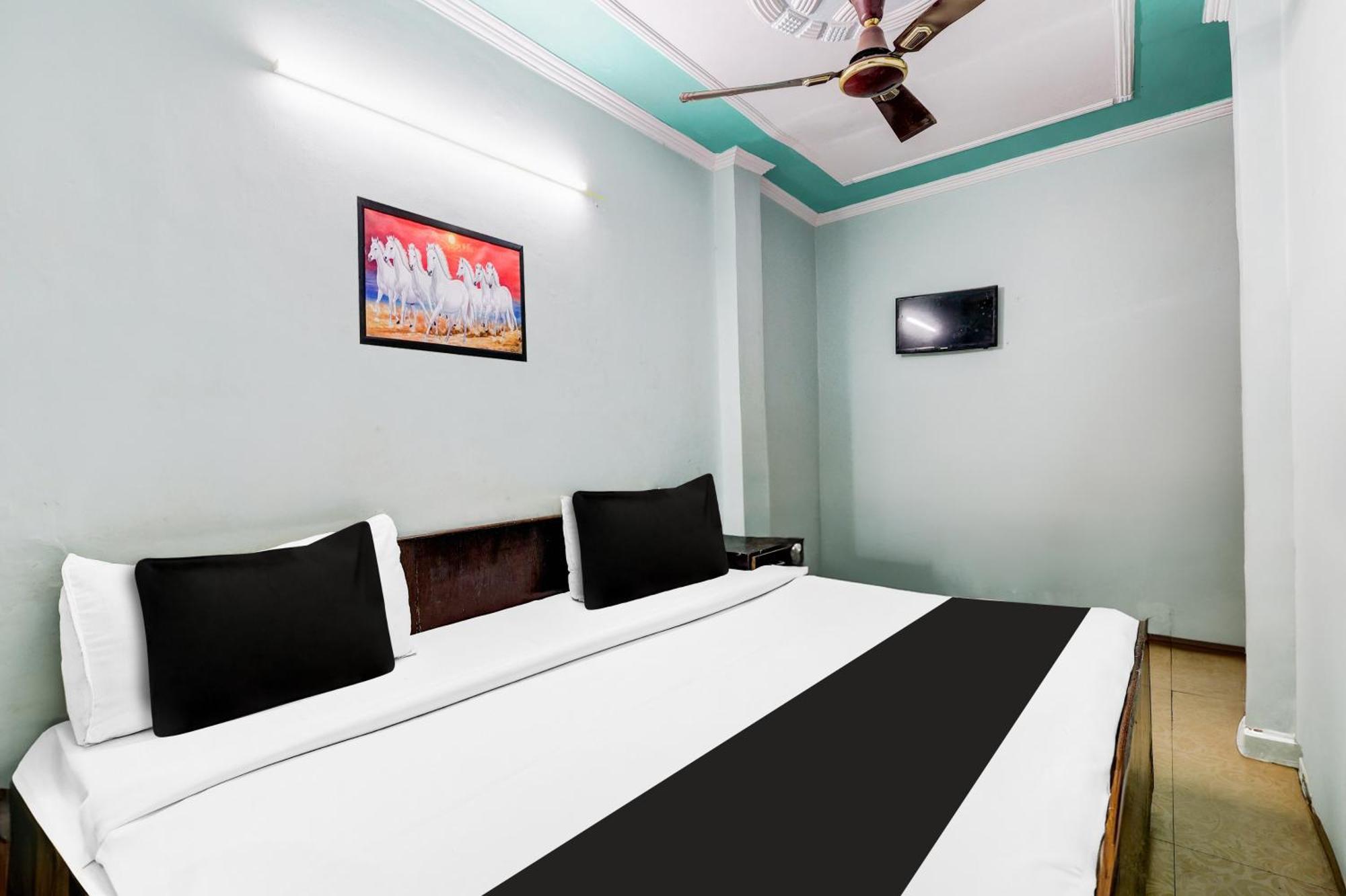 Hotel O Deurali Dx New Delhi Exteriör bild