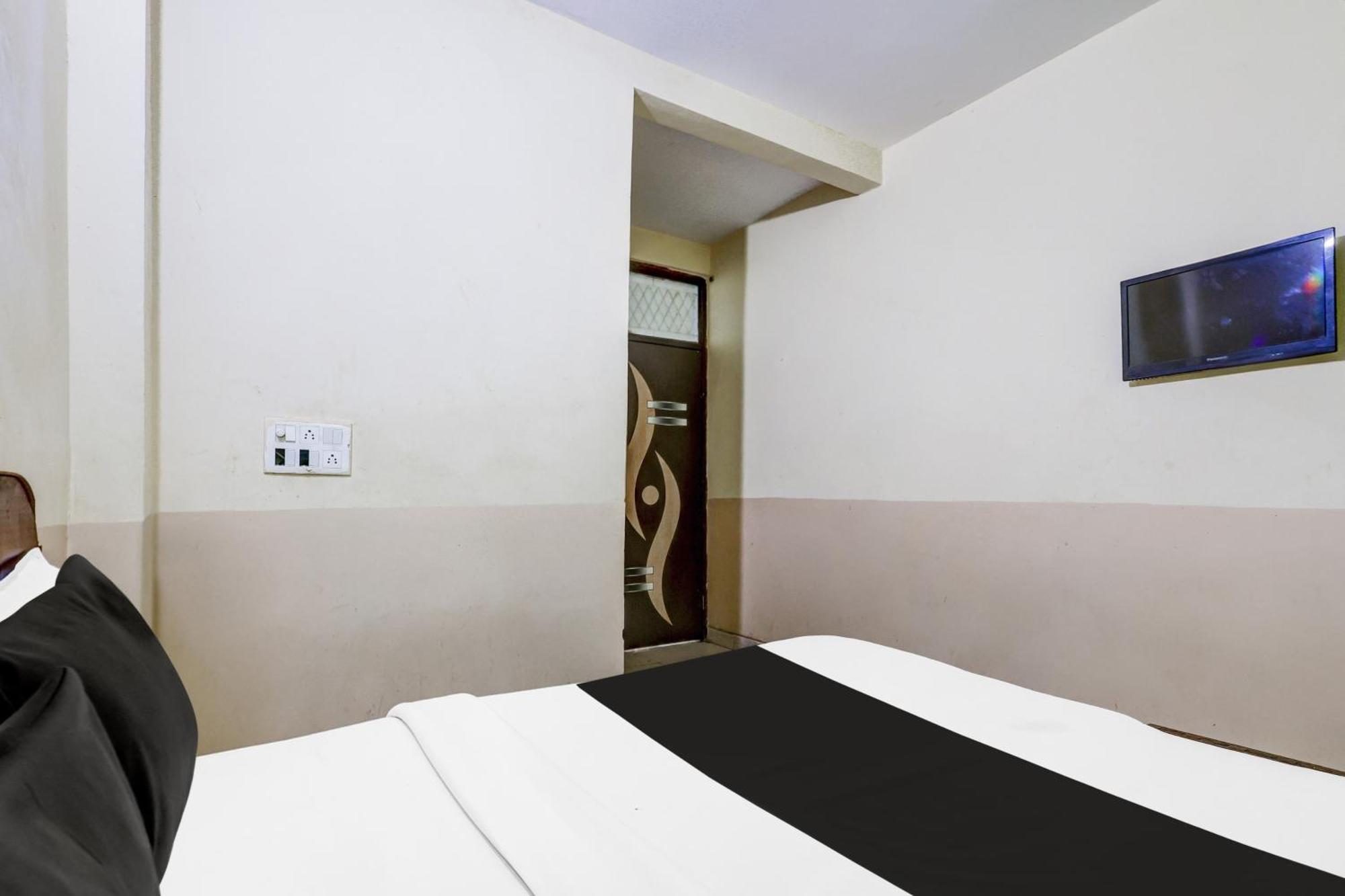 Hotel O Deurali Dx New Delhi Exteriör bild
