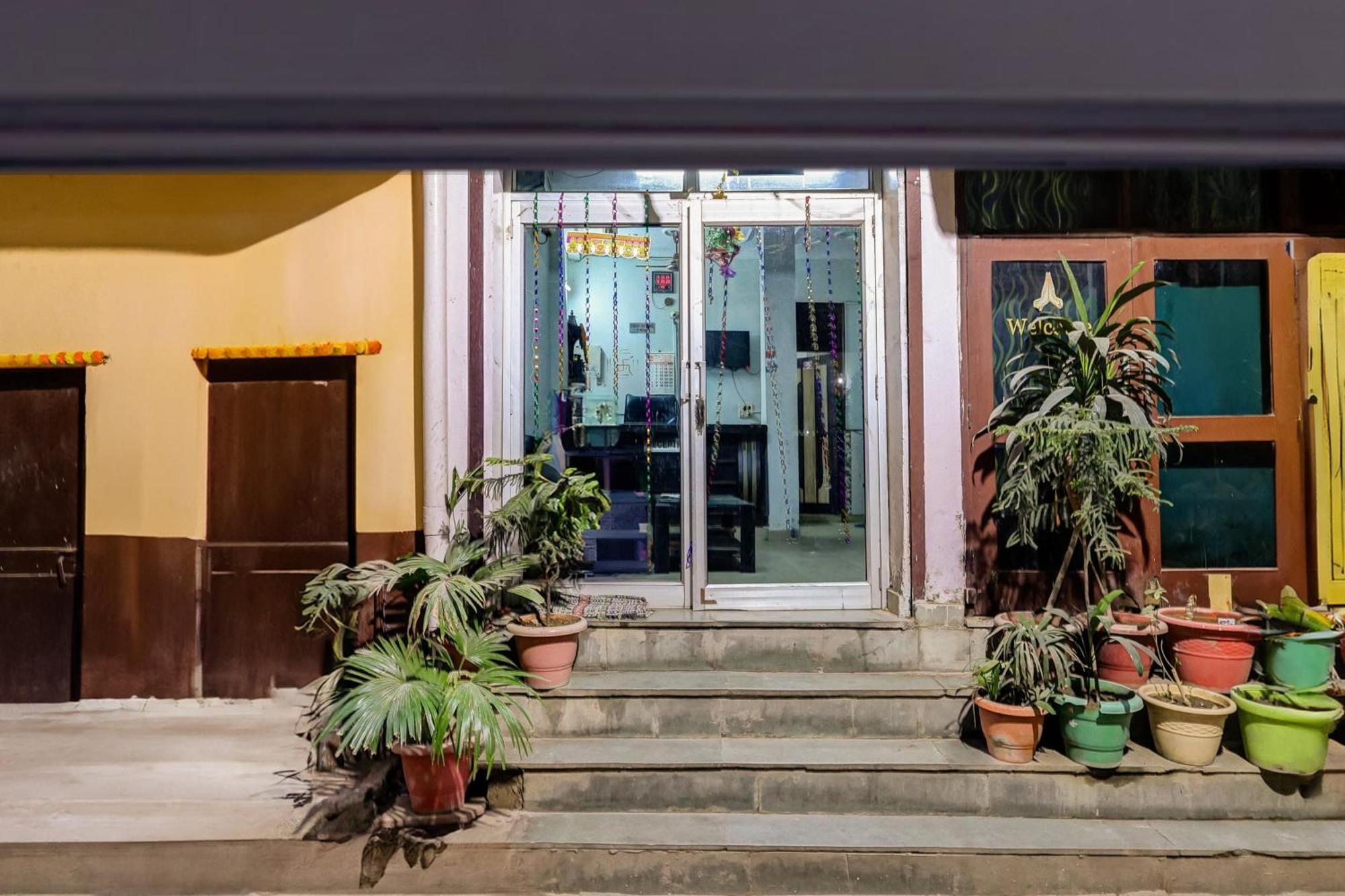 Hotel O Deurali Dx New Delhi Exteriör bild