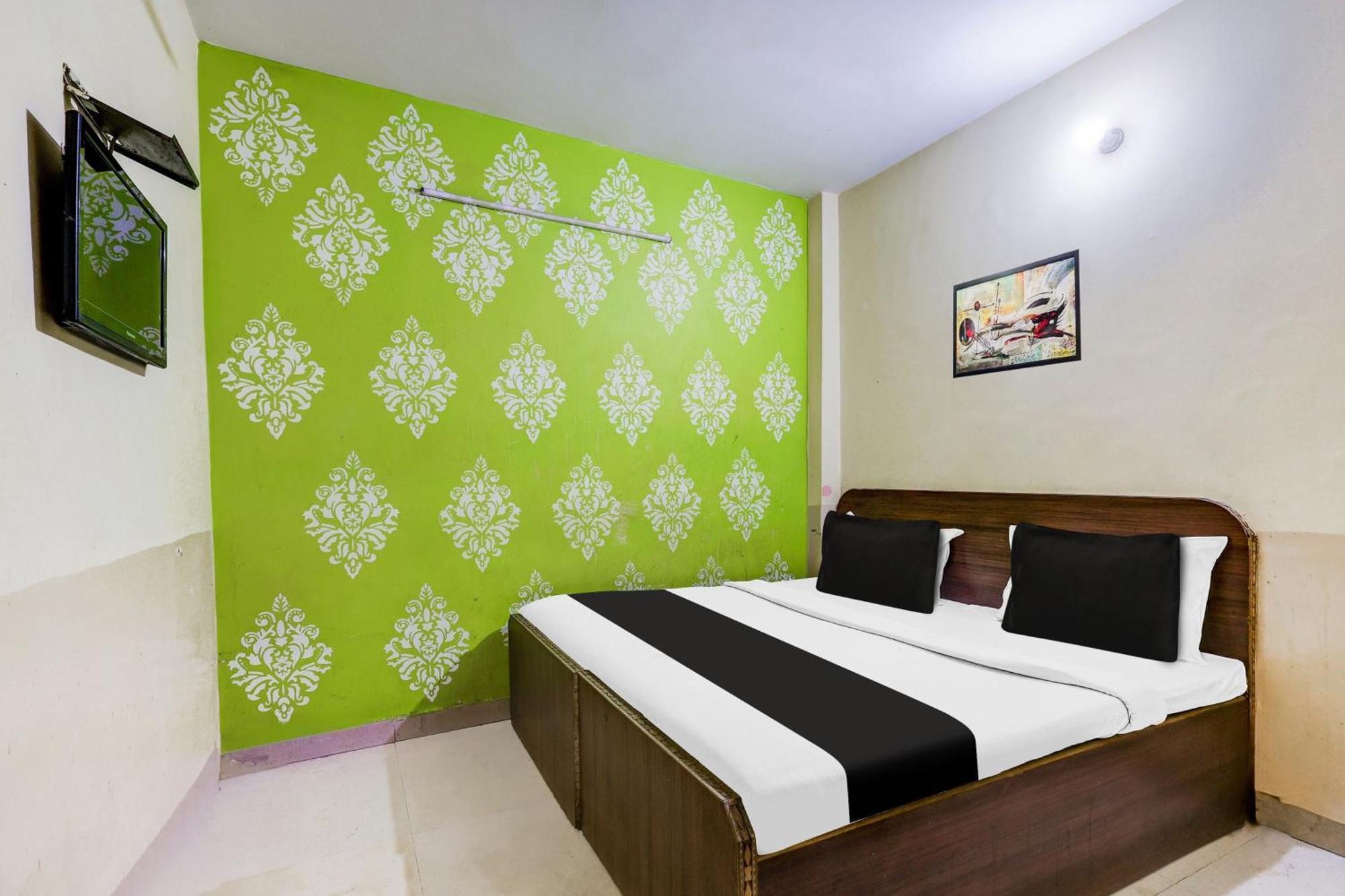 Hotel O Deurali Dx New Delhi Exteriör bild